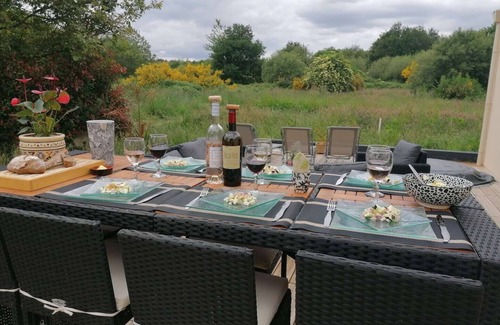 Questembert Casa | Family home near Vannes + year-round spa