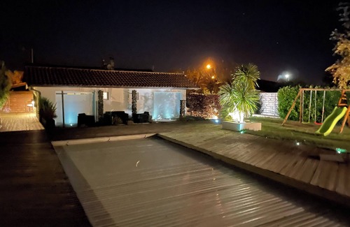 Eysines Casa | Family home - Sleeps 10 - Heated pool - Air conditioning