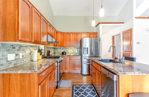 Post Falls Apartamento | Majestic Home by the River- Pool Table and Fire Pit