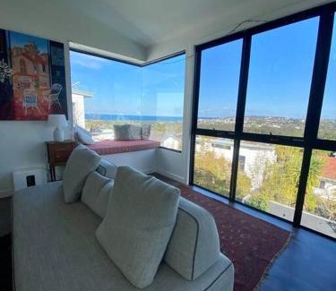 North Curl Curl Casa | Family home with pool and views