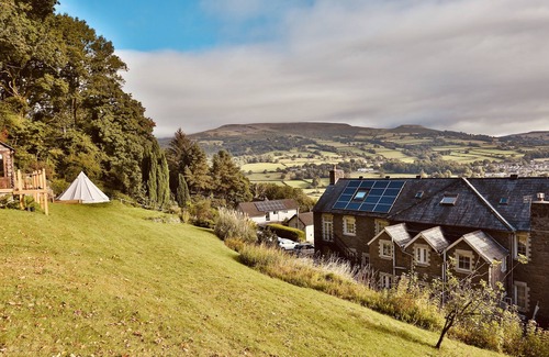 Llangattock Casa | Family house in the Brecon Beacons (close to Crickhowell, Hay & Brecon)