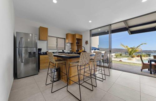 Tequesquitengo Casa | Family House Pool & Lake view 4 Bedrooms