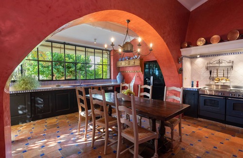Pignans Casa | Family house surrounded by a vineyard in the middle of peace and nature.