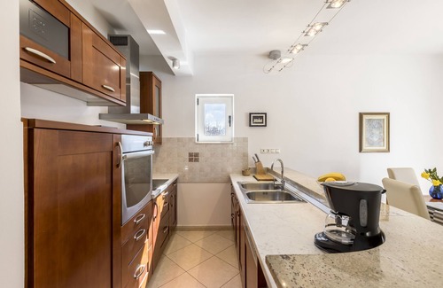 Srinjine Casa | Family house -Villa with heated pool and big garden