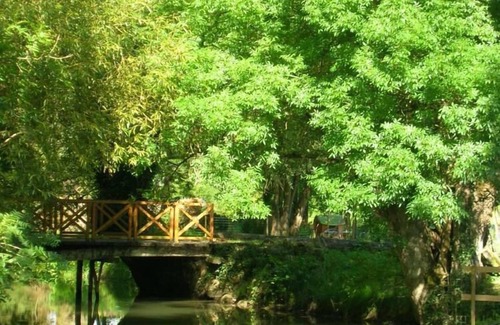 Azay-le-Rideau Casa | Casa de la familia con un gran jardín en la orilla del río