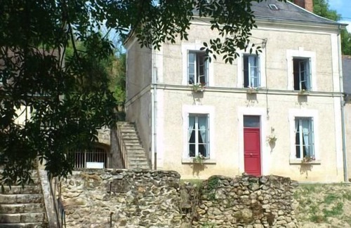 Azay-le-Rideau Casa | Casa de la familia con un gran jardín en la orilla del río