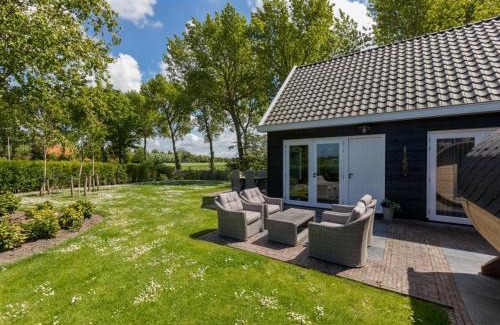 Municipality of Veere Casa | Family house with an ideal location, private terrace, garden and sauna