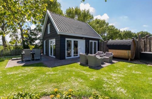Municipality of Veere Casa | Family house with an ideal location, private terrace, garden and sauna