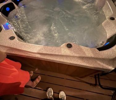 Charlotte Casa | Family House with Jacuzzi