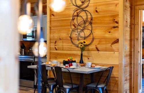 Sevierville Cabina | Family Oasis By Ghosal Luxury Lodging