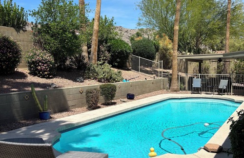 Desert Foothills Estates Casa | Retiro familiar * Caminatas y senderos para bicicletas * Piscina privada climatizada, Wi-Fi gratis * Equipo para bebés