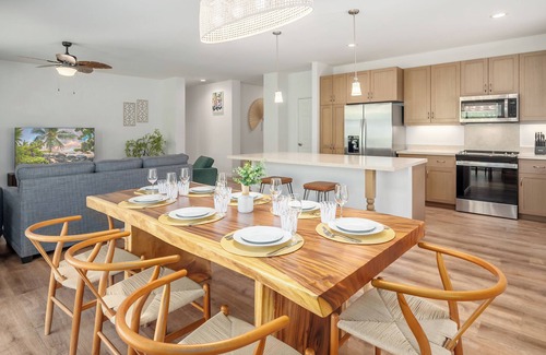 Makaha Valley Casa | Family Oceanview Oasis, Hot Tub, 5min to beach