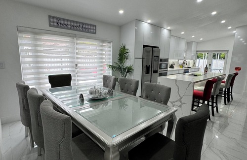 Miami Gardens Casa | Family Paradise has entertainment for everyone in the property it's cozy & fun!