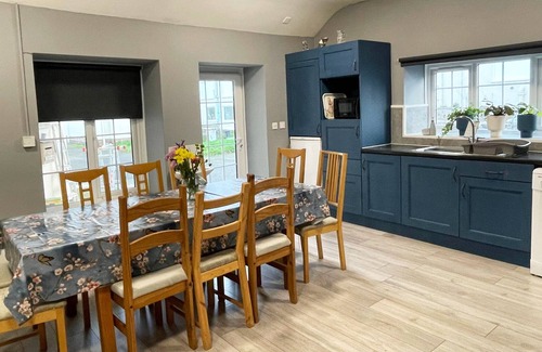 Christchurch Casa | Bungalow apto para familias y mascotas, accesible para sillas de ruedas, borde Exmoor, capacidad para 6 - 14