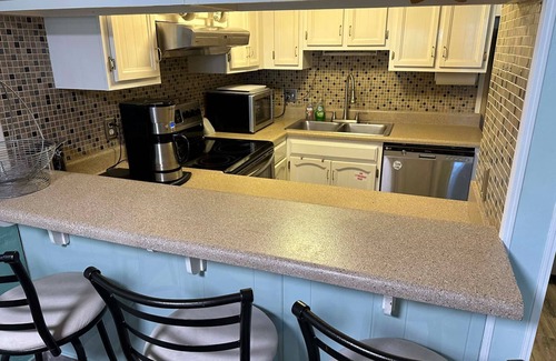 Bel Air Condominio | Family & Pre-Approved Pet Friendly Condo No elevators 3 bedrooms 3 bathrooms