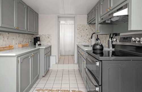 Glen Iris Casa | Spacious Home: Downtown & Family Getaways