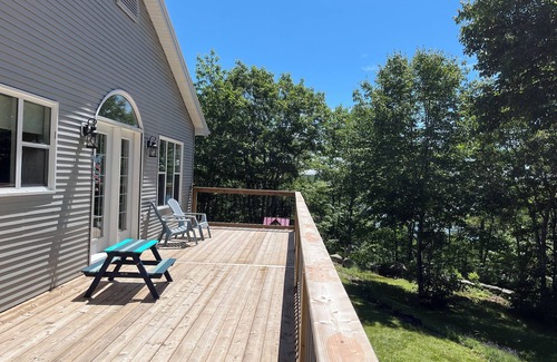 Timberlea Casa | Family Retreat Near Halifax