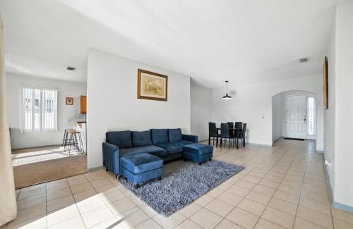 Sunset Ridge Casa | Family Retreat with Private Pool near Disney! residence