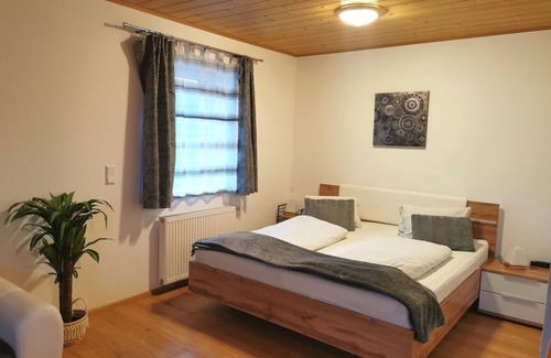 Koppl Otro | Family room, shower, WC, mountain side - Schusterbauer