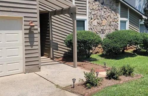 Gwinnett County Casa | Family size Home, just outside Atl, Close to Lake Lanier, Stone Mnt, and I-85.