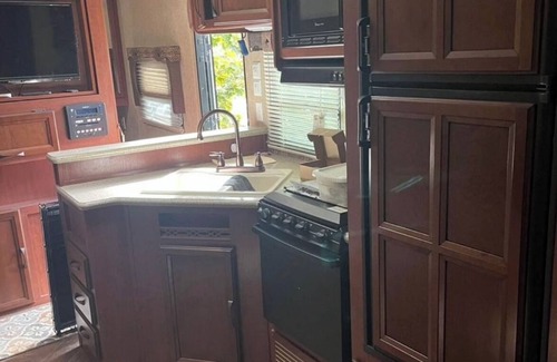 Oak Harbor Casa | Family-sized 2-bedroom RV just outside of Port Clinton