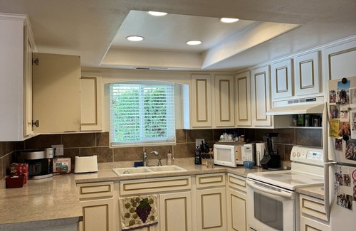 Atwater Casa | Family Sized home w/Pool, Pool table, ping pong & darts in a central location!