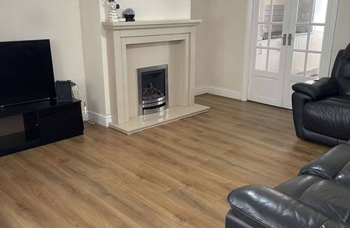 Seisdon Casa | Family-sized house with garden