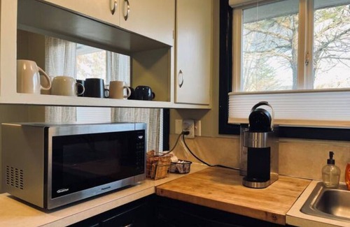Amazon Casa | Family-sized U of O bungalow