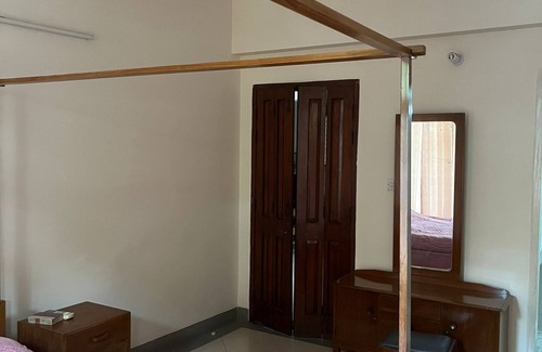 Dhanmondi Casa | Family-sized Vintage Apartment in Dhanmondi