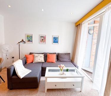 Nine Elms Apartamento | Family Stay London with Balcony in Battersea Power Station
