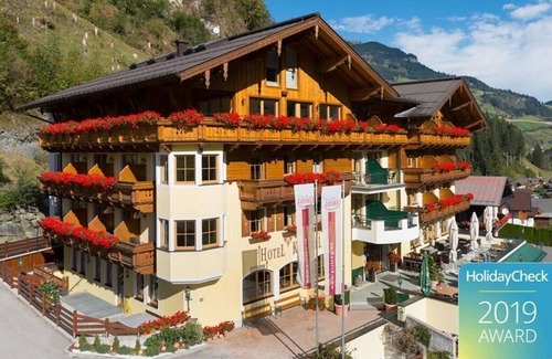 Grossarl Casa | Estudio familiar "KRISTALL" con ventanal - Hotel Kristall
