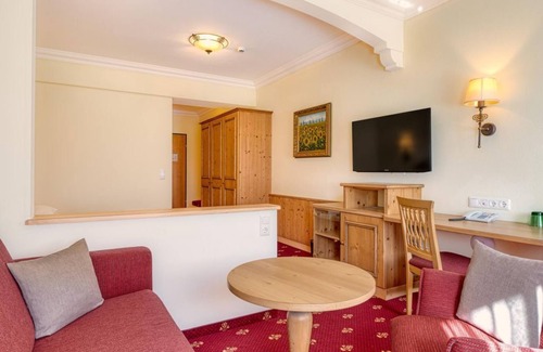 Grossarl Casa | Estudio familiar "KRISTALL" con ventanal - Hotel Kristall