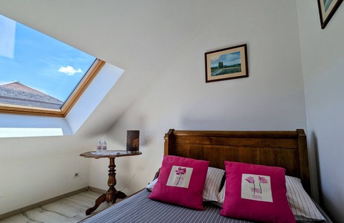 Chateauroux Cama Y Desayuno | Suite familiar con 2 dormitorios, salón y desayuno en Châteauroux