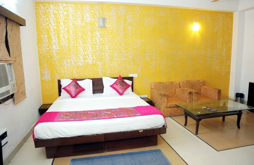 New Delhi Apartamento | Family Suites hotel Near Delhi Airport by Sai Group