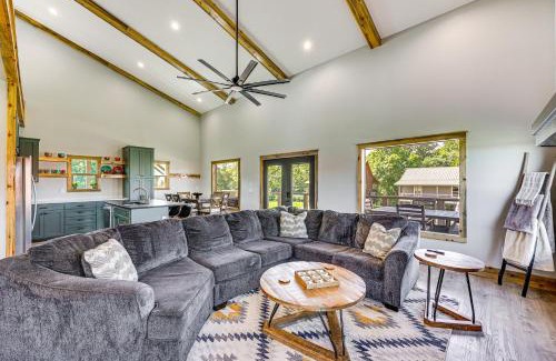 Glenwood Casa | Family Tradition Glenwood Cabin with River Access!
