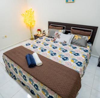 Mussafah Apartamento | family two rooms in three bedroom apartment