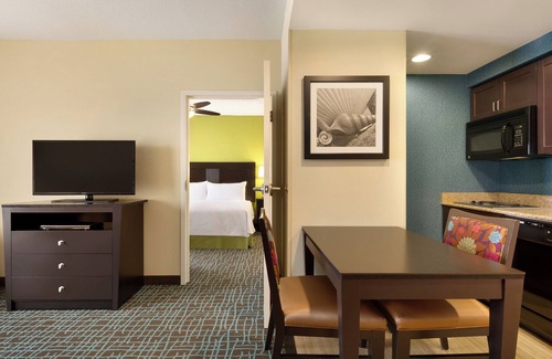 Biggar Hotel | Family Vacay! 3 Spacious Units w/Kitchen, Pool