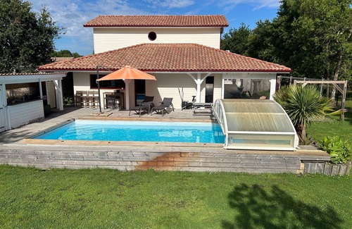 Hourtin Villa | Family villa on the edge of a forest, close to the ocean and the largest lake in France