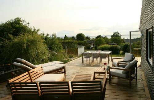 Skødshoved Strand Casa | Family Villa With Panoramic View Of Aarhus Bay