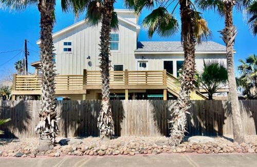 Port Aransas Villa | Famous Port A Pelican House Stunning NEW construction Walk to Marina & Bars