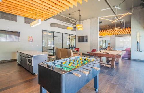 Evans Churchill Apartamento | Fancy 1BD - DT PHX - Parkin, Gym, Pool - Sleeps 6