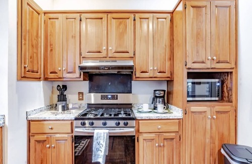 Hannon Park Casa | Fancy&Foosball! Central Location-Historic Grandeur