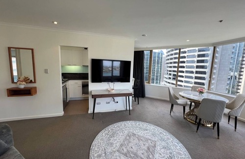 The Rocks Apartamento | Fancy home with water view in the rocks