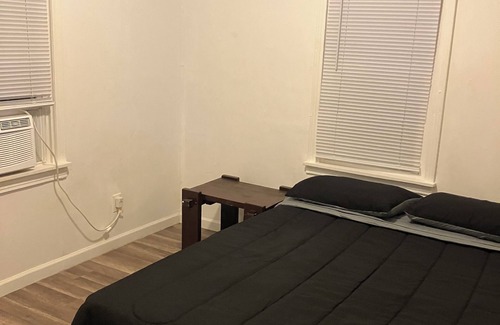 Lawton Casa | Fancy Hooch Close to Fort Sill Accepts Pets.