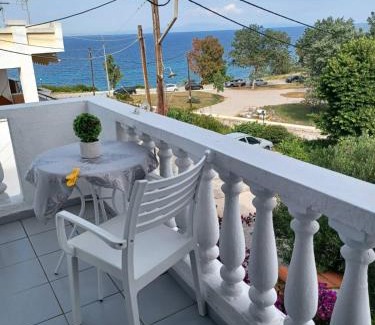Nea Fokaia Apartamento | Fani Liakou