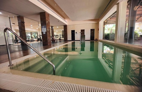 Benahavis Apartamento | Fantástico apartamento rodeado de Golf con piscina