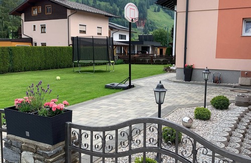 Bruck an der Grossglocknerstrasse Apartamento | Fantástico apartamento en una ubicación céntrica y tranquila.