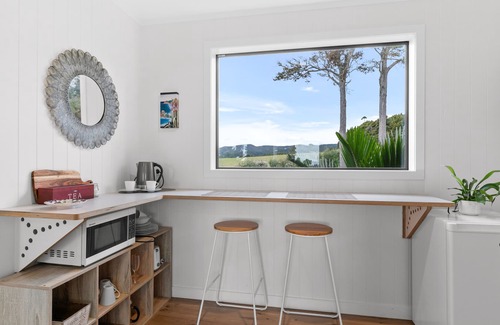 Langs Beach Cabaña | Fantail Retreat - Langs Beach Holiday Apartment