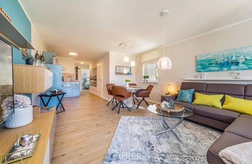 Zingst Apartamento | Fantastic centrally located vacation apartment with garden, terrace and barbecue.