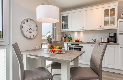 Zingst Apartamento | Fantastic, exclusive, newly built vacation apartment only 250m from the white sandy beach e